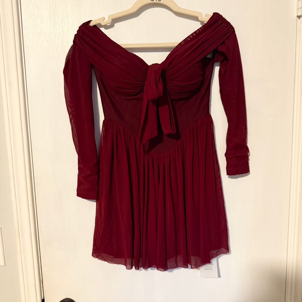 NEW MORE TO COME Kristiana Mini Dress Plum Red Purple Long Sleeve Cold Shoulder - Picture 4 of 7